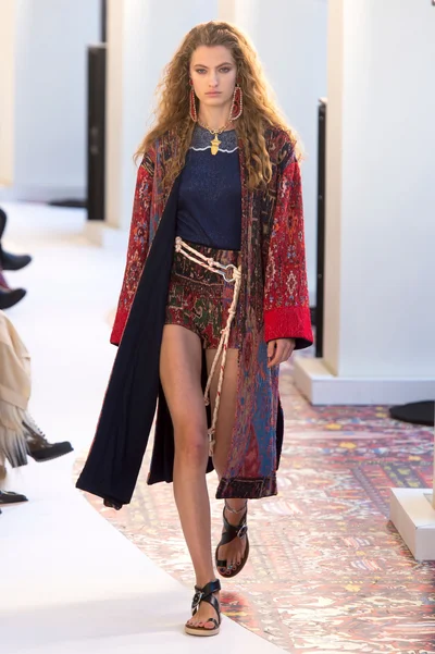 Look 28